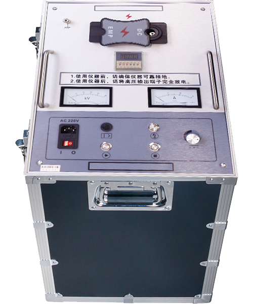 เครื่องกําเนิดแรงกระตุ้นความแรงสูงสําหรับการทดสอบความผิดพลาด Flashover ความแรงกระตุ้นความแรงกระตุ้น 35kV และพลังงานการปล่อย 2450J 1